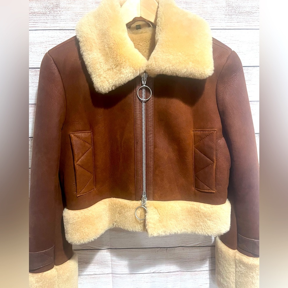 NWOT- Women’s Cropped Shearling